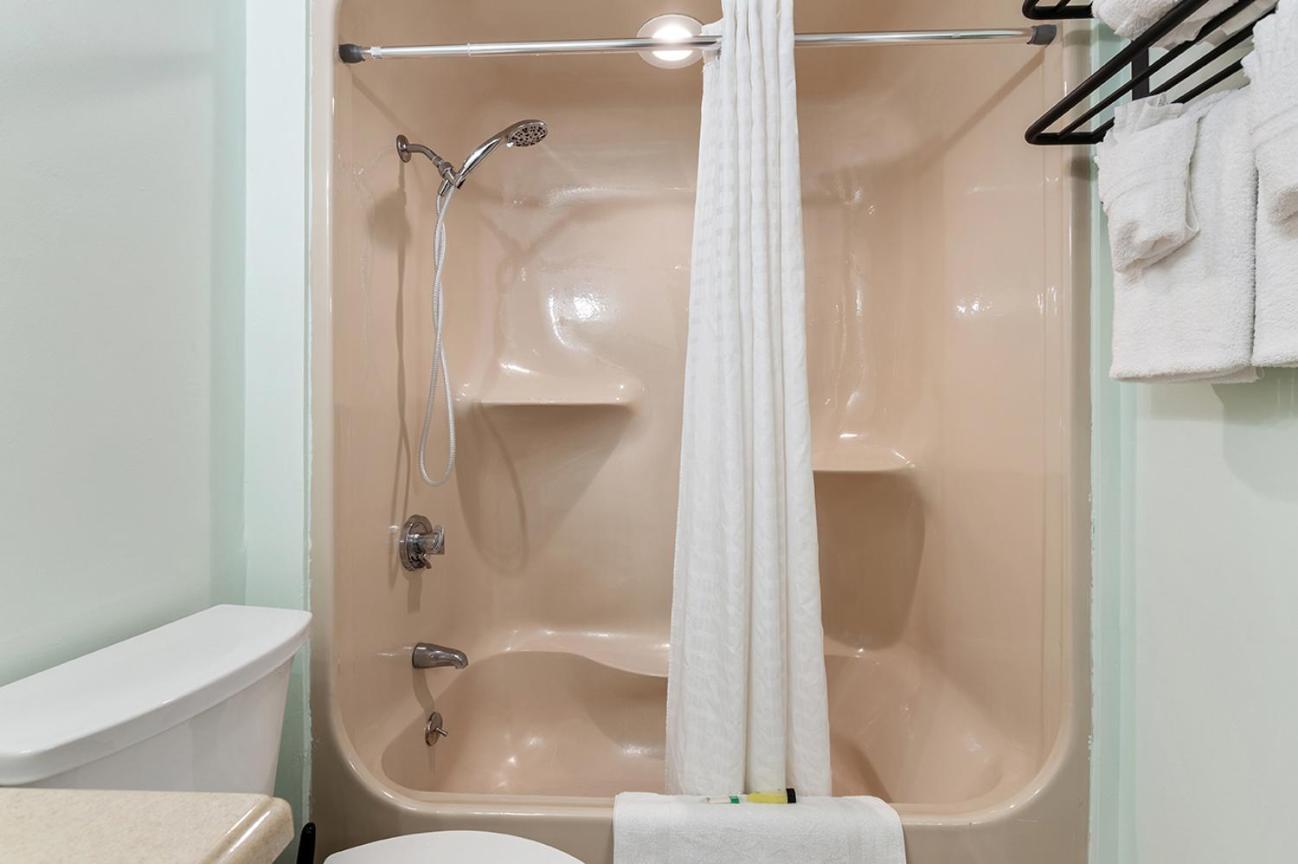 Palms - Oceanfront Renovated King Bed Sauna Apartamento *